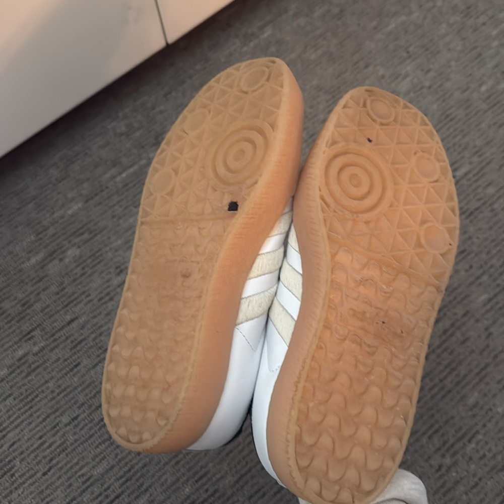 Adidas sambae sneakers white/green/gum - women’s size 6💚🤍 - Picture 4 of 6